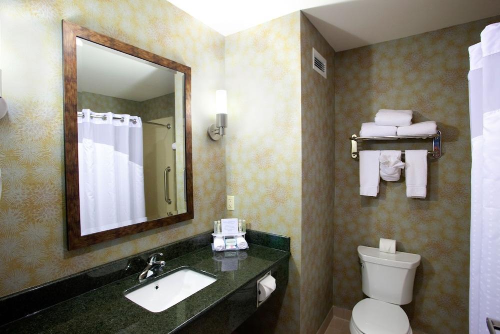 Holiday Inn Express - Tullahoma By Ihg Room photo