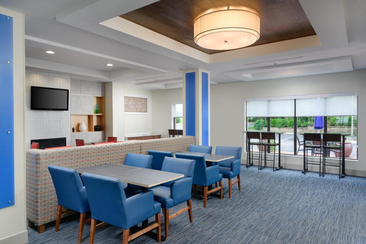Holiday Inn Express - Tullahoma By Ihg Exterior photo