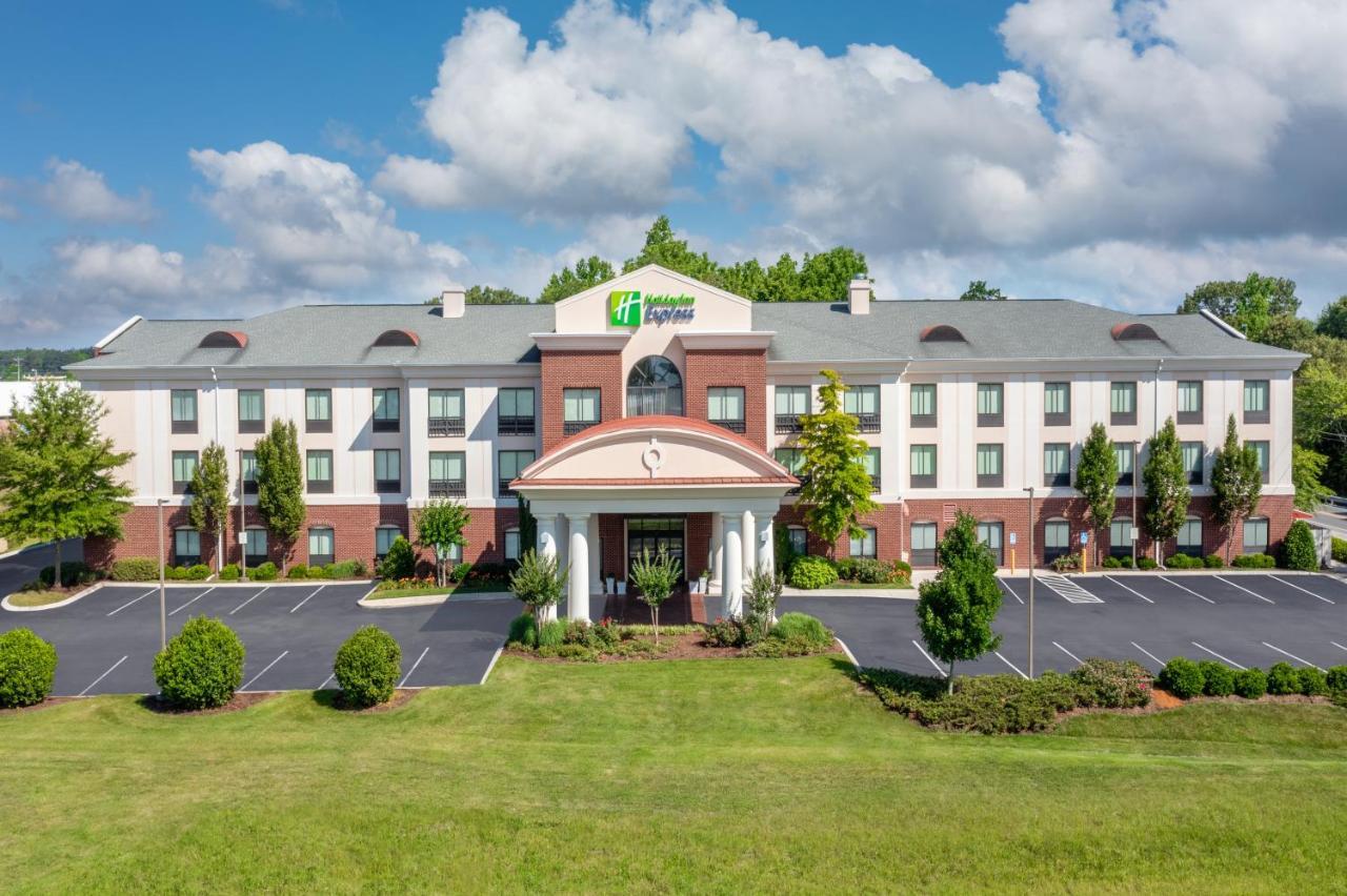 Holiday Inn Express - Tullahoma By Ihg Exterior photo