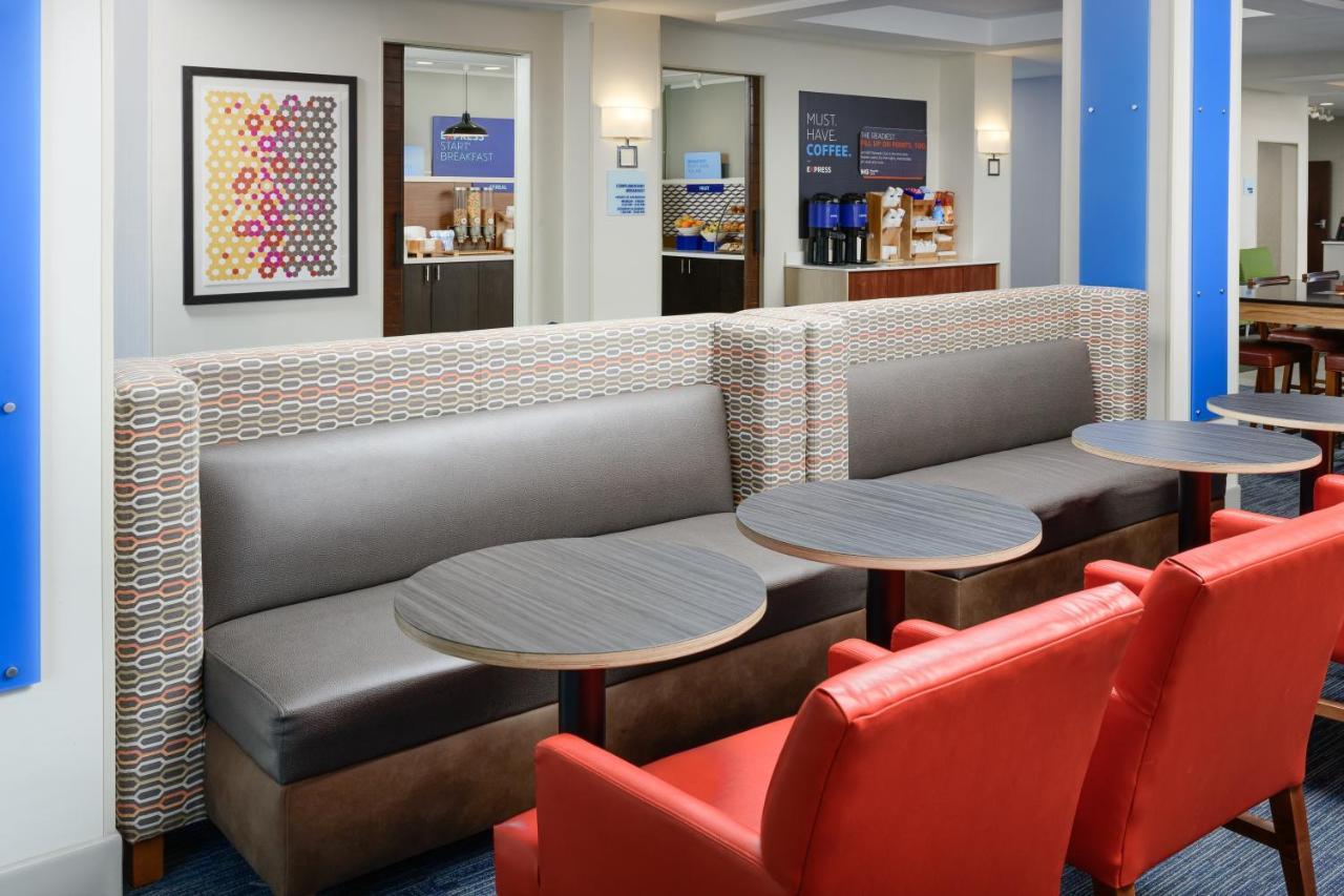 Holiday Inn Express - Tullahoma By Ihg Exterior photo