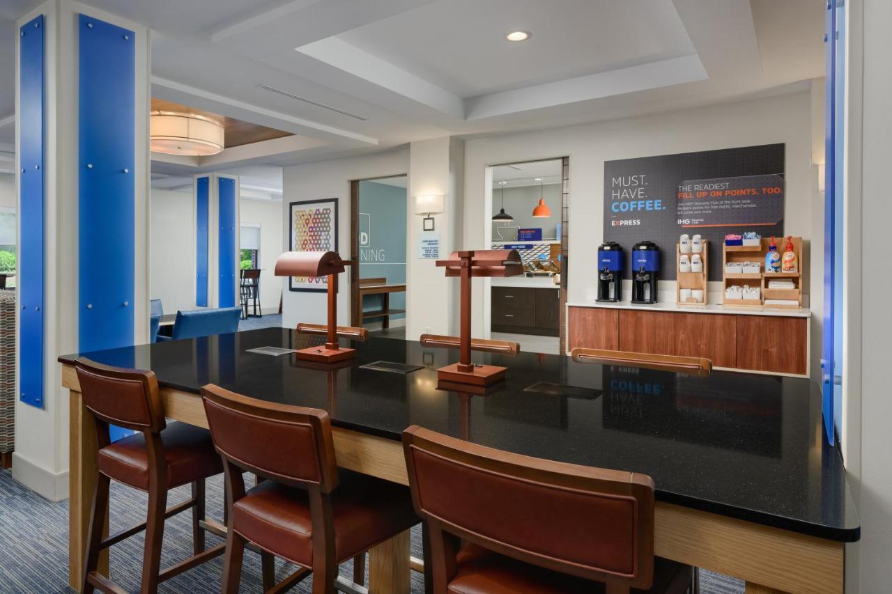 Holiday Inn Express - Tullahoma By Ihg Exterior photo