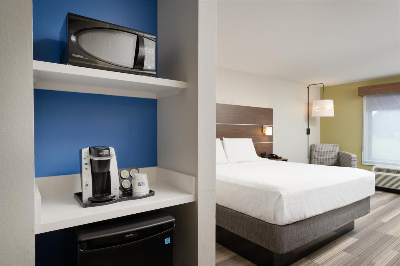 Holiday Inn Express - Tullahoma By Ihg Exterior photo
